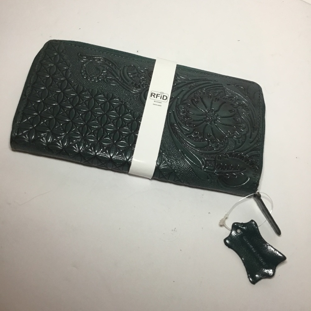 Embossed Green RFID Genuine Leather Wallet